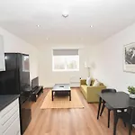 Modern 1 Bedroom In Morley With Parking 公寓 利兹