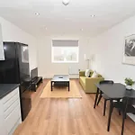 Modern 1 Bedroom In Morley With Parking 公寓 利兹
