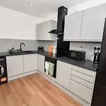 Modern 1 Bedroom In Morley With Parking 公寓 *