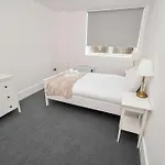 Modern 1 Bedroom In Morley With Parking 公寓 *