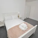 Modern 1 Bedroom In Morley With Parking * 利兹