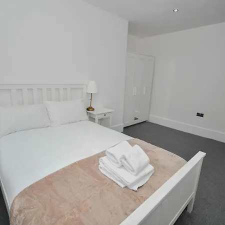 شقة Modern 1 Bedroom In Morley With Parking
