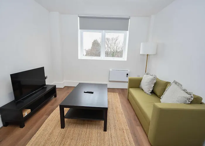 Modern 1 Bedroom In Morley With Parking Leeds (West Yorkshire)