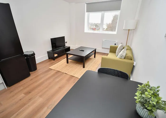 Modern 1 Bedroom In Morley With Parking Leeds (West Yorkshire)